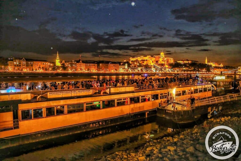 מסיבות שיט על הדנובה בבודפשט – Budapest Boat Party
